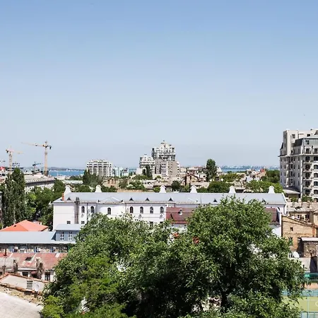 Luxury Apt Chkalov Tower - Free Gym Apartment *